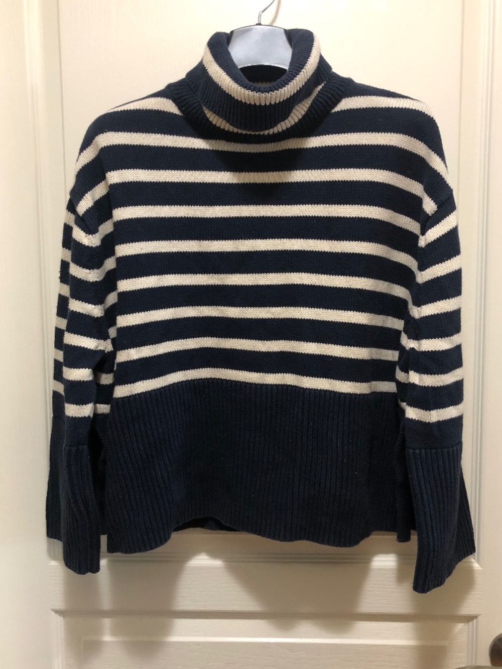 Gap women’s Small petite stripe cotton turtleneck navy white